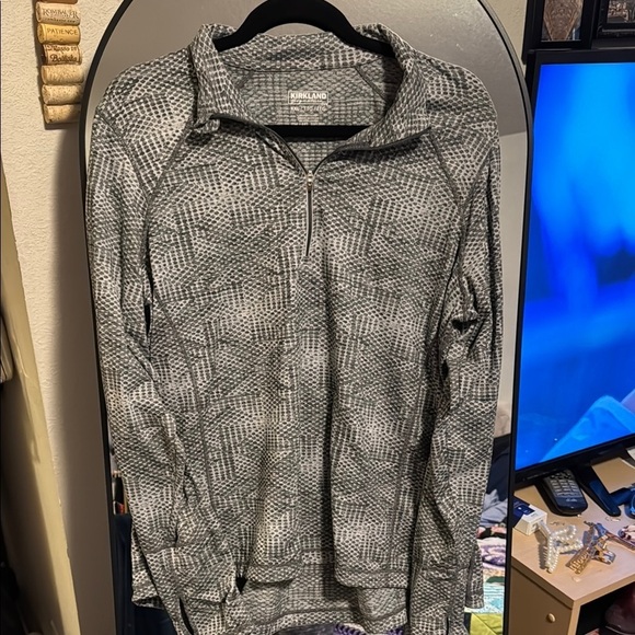 Kirkland Signature Gray Zip Up Sweater with Textured Design - Picture 2 of 7